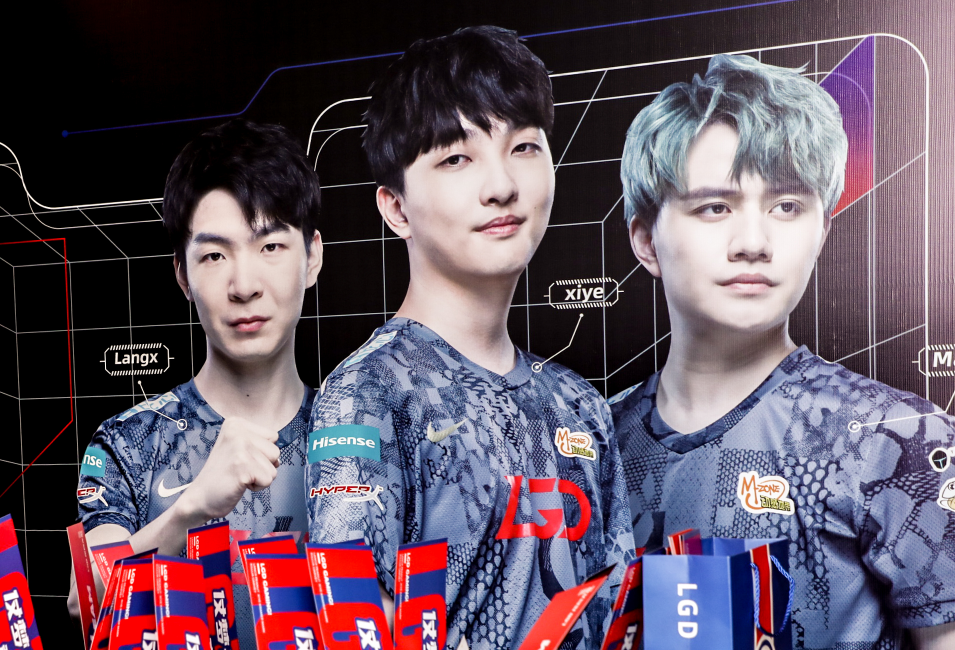 展示了一名 展示了一名