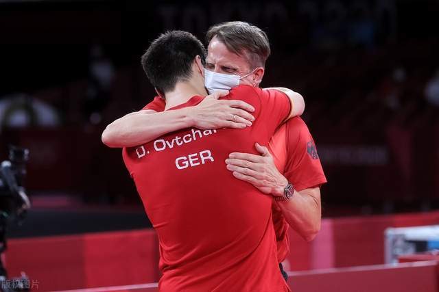 俱乐部与球 俱乐部与球